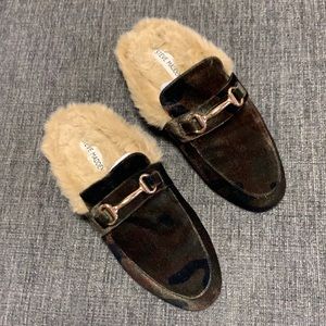 Preloved  Steve Madden Women’s slip on Mules